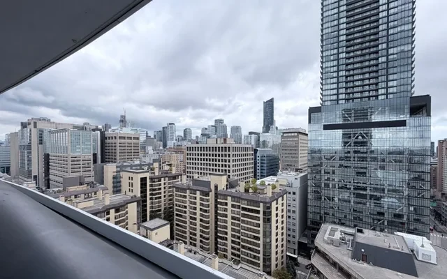 280 Dundas Street West 3