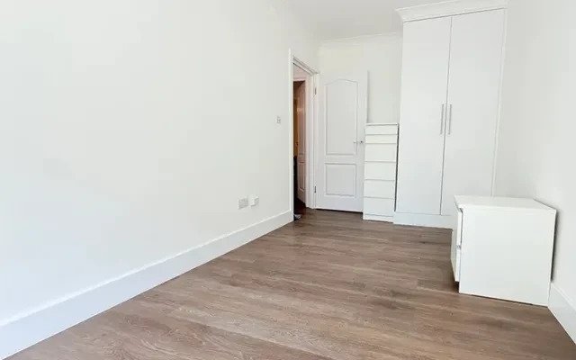LH-Meyrick Road 3