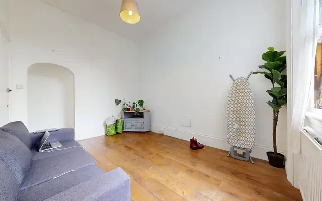 Seagrave Road 12609# 4