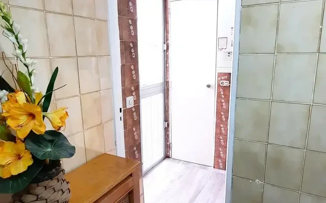 Great looking single bedroom in a property with balcony 4
