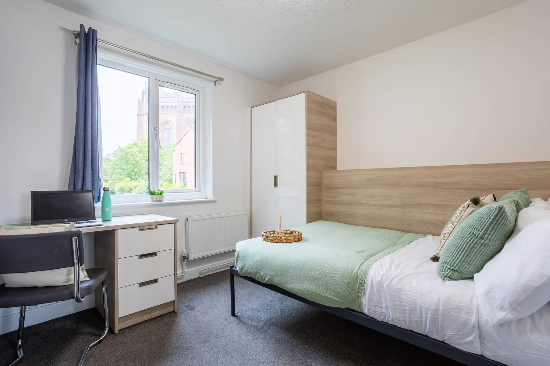 Silver Ensuite Small