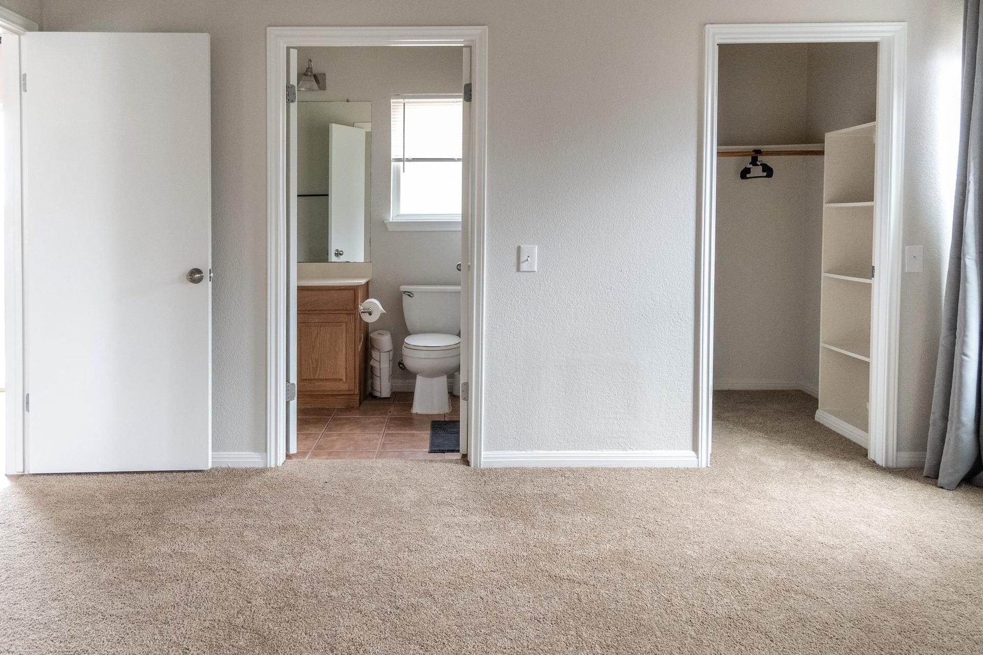 5 Bed 2 Bath Queen Bedroom A