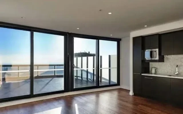 850 Whitehorse Road 0