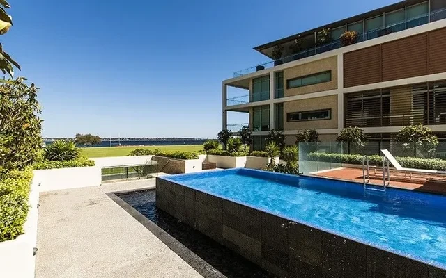 35 The Esplanade 1