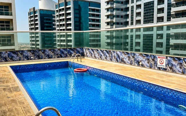 Makaan - Dubai student accommodation - Swimming pool