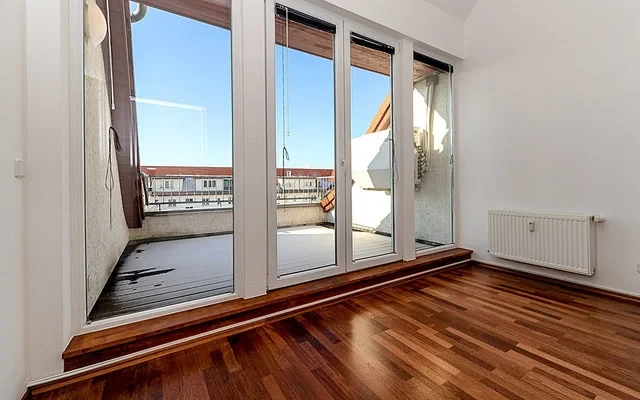 Holzmannstrasse 6DE-01-216M 2