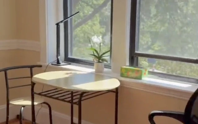 26 Linden Place - Brookline student accommodation - 3B1B-room1