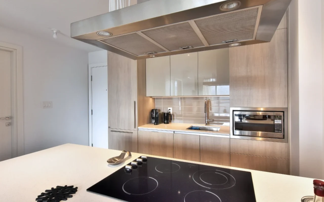 1211 Rue Drummond 16