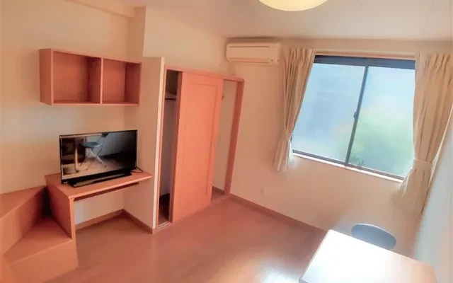 レオパレスマリーアンハイツ - 三養基郡基山町の学生向け宿泊施設 - 109号房间(带独立厨房)