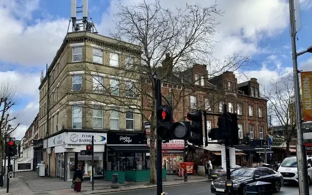 Kilburn High Road 24442# 1