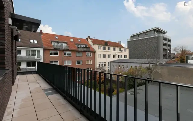 Single bedroom in a 4 bedroom apartment in Hamburg 3