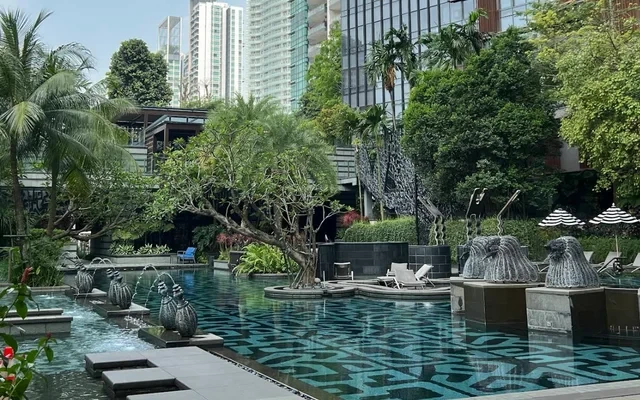 OUE Twin Peaks - IG 2