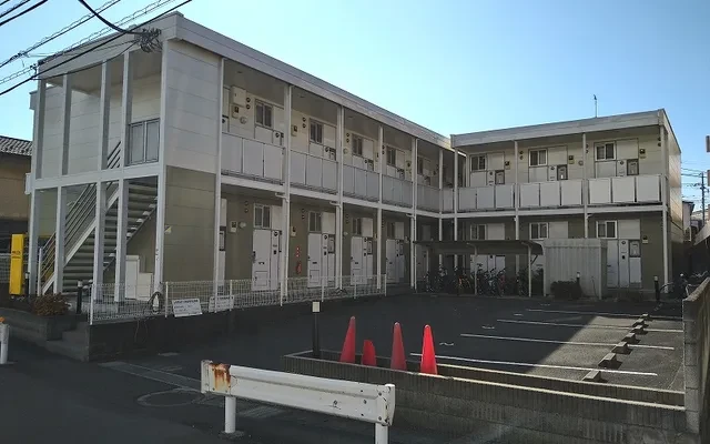 レオパレスＣｈａｒｍＣｏｕｒｔ 3