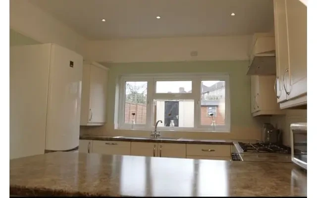 498 Fishponds Road, Bristol BS16 3DT, United Kingdom 1