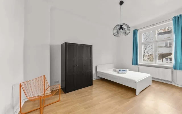 Hermannstr. 233, 12049 Berlin 2