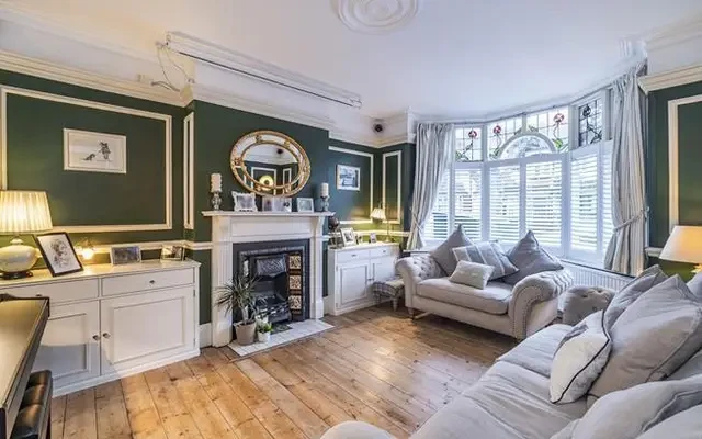 Chatsworth Avenue, London, SW20 8JZ 1