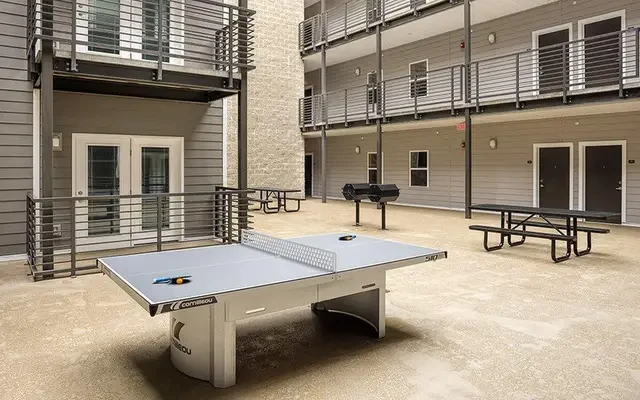 901 Western 3