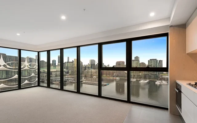8 Pearl River Road, Docklands - ที่พักนักศึกษาในเมลเบิร์น
