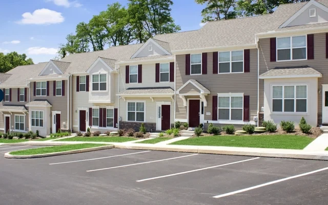 Emerald Pointe Townhomes - ハリソンバーグの学生向け宿泊施設