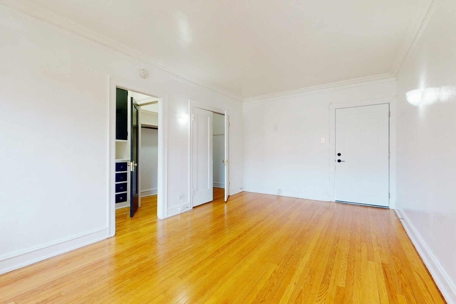 5501 S. Cornell 3