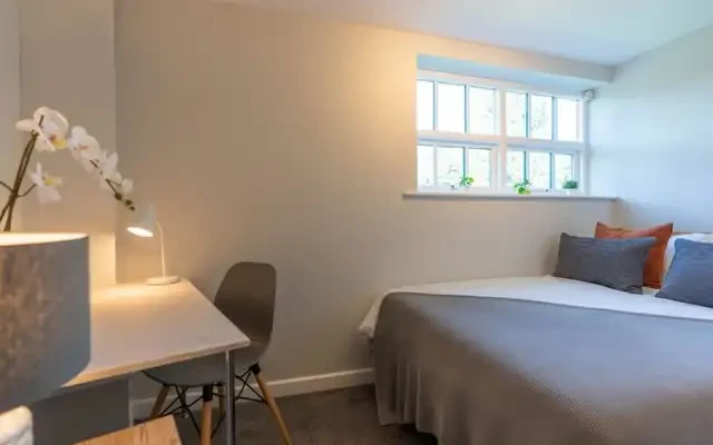 Flat 6 Shiners Yard, 123 Jesmond Road 1