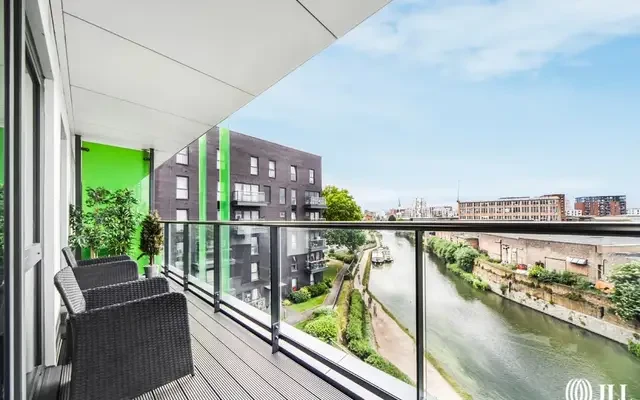 Yeoman Court, London E14 1