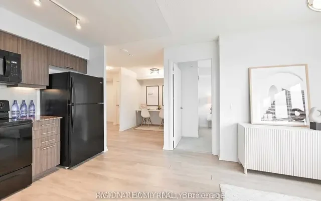 2102 - 30 Meadowglen Pl 2