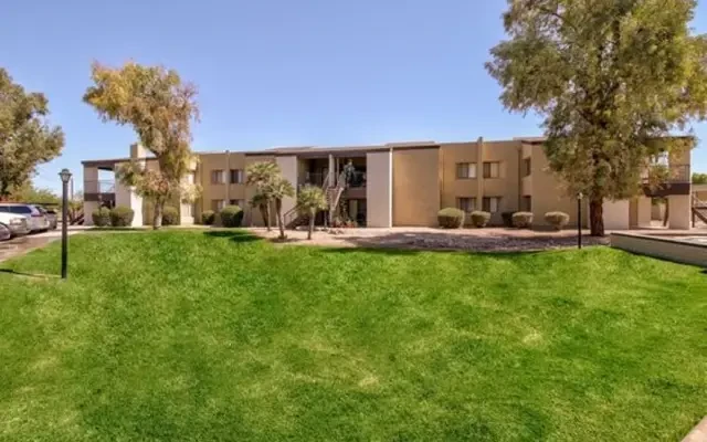 Las Brisas Apartments 0