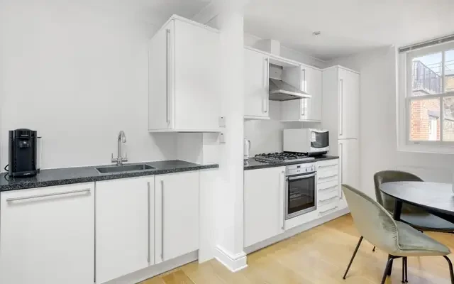 Villiers Street 11381# 3