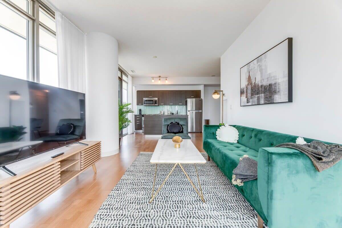 832 bay st. #2210 2