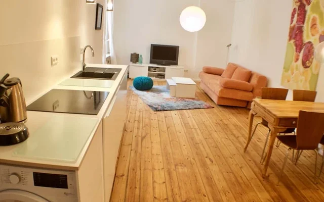 Trixi - frisch sanierte Altbauwohnung im Sprengl Kiez 2
