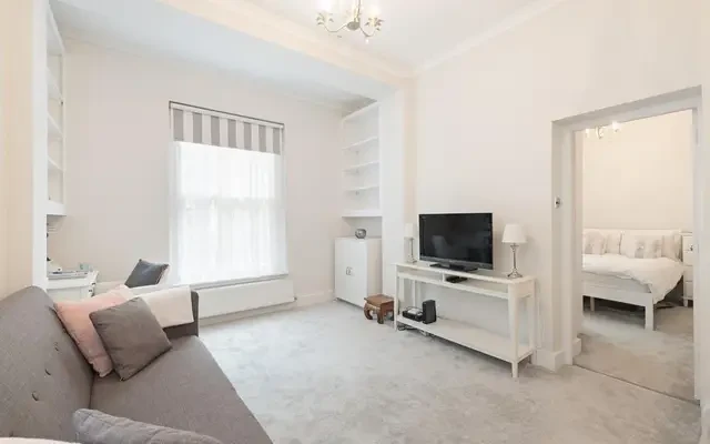 Nevern Square, Earls Court 4