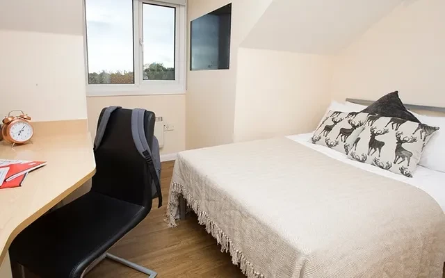 Heald Grove, M14 3