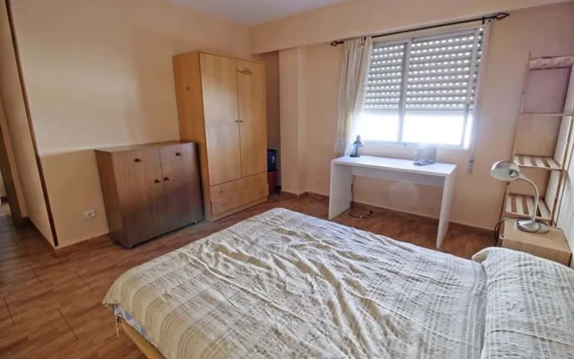 Piso de 4 habitaciones en El Pla Del Real 0