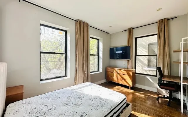 104 Rogers Avenue, Brooklyn 4