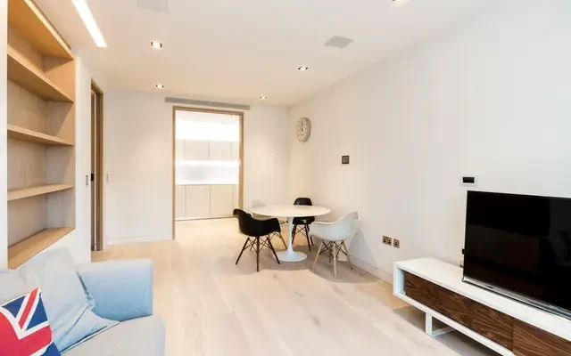 Duchess Walk, London, SE1 2RY 1