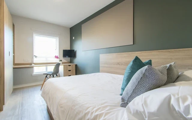 Flat 10, 6 Morrison Circus 2