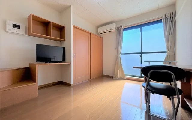 レオパレス神田 - 瑞浪市(みずなみし)の学生向け宿泊施設 - 109号房间(带独立厨房)
