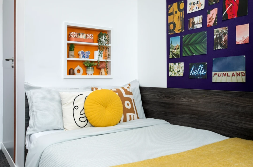 NON ENSUITE: TWO BED FLAT