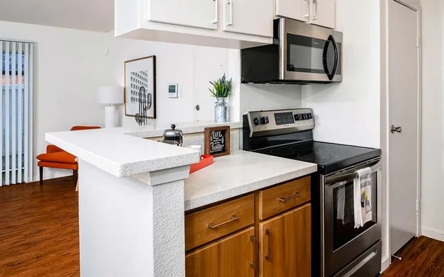 The Daphne Apartments 3