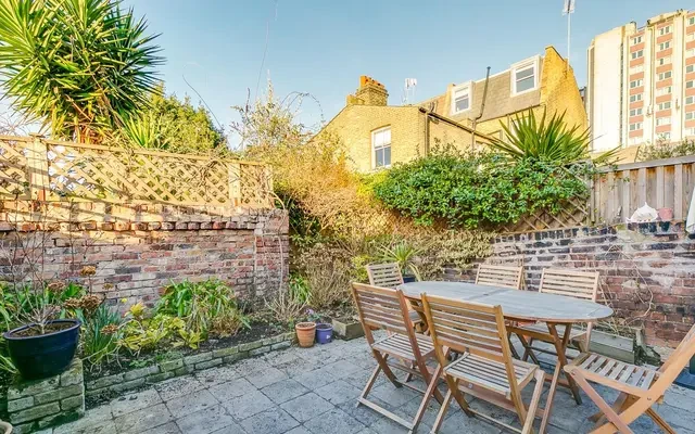 Tamworth Street, Fulham, SW6 1LF 4