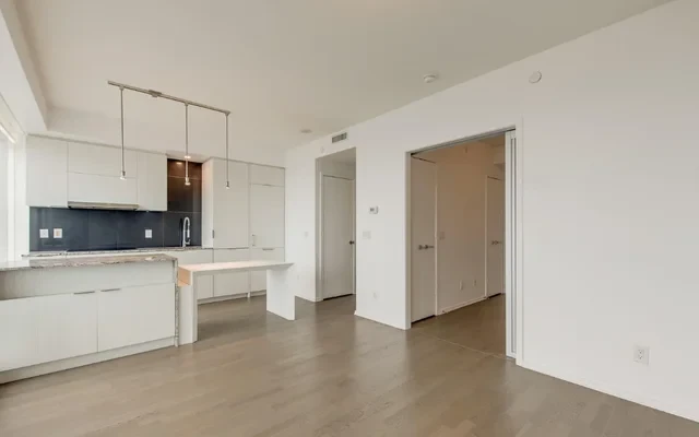 1 Bloor Street 4