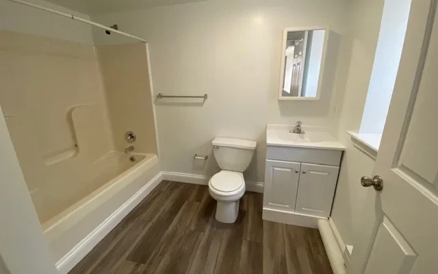 UCA - 4039 Chestnut Street - Chestnut Arms 3