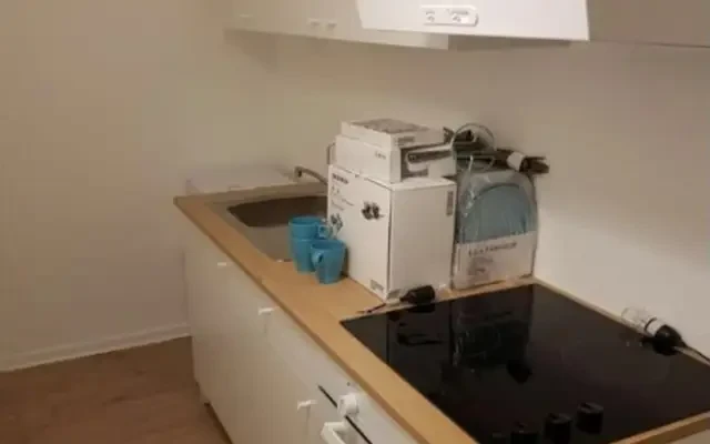 Charming single bedroom in a 3-bedroom apartment in Stellingen 2