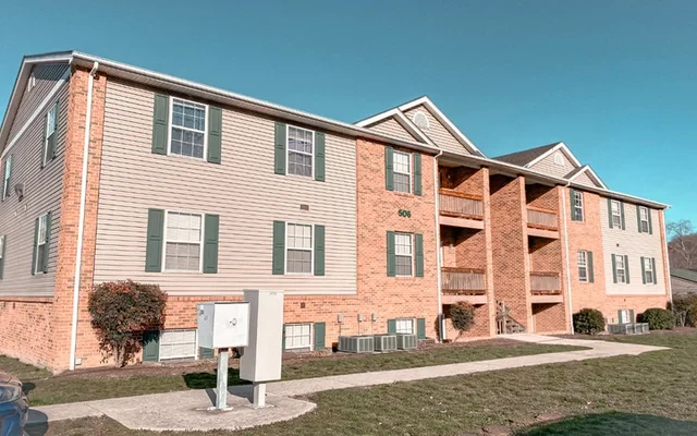 Willow Creek Radford at Downey Street - East 1