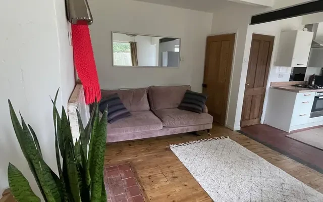 Shelthorpe Road, LE11 2PB 3
