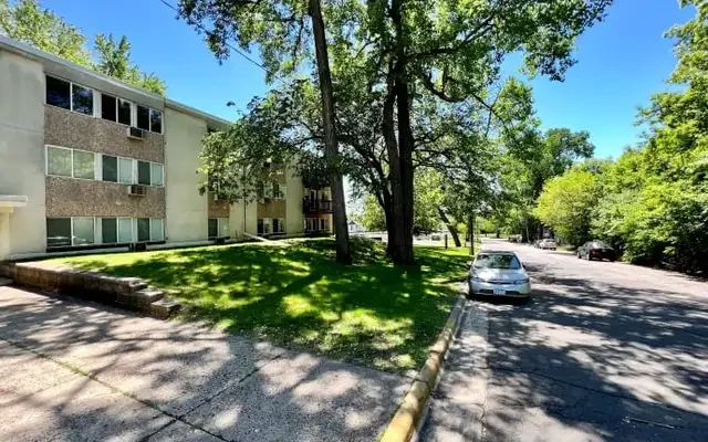 East River Plaza Apartments 1