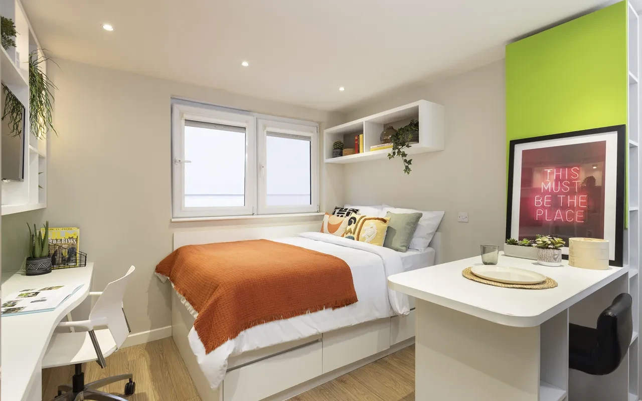 Drapery Place 14