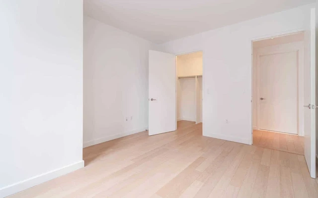 Prism at Park Avenue South 4