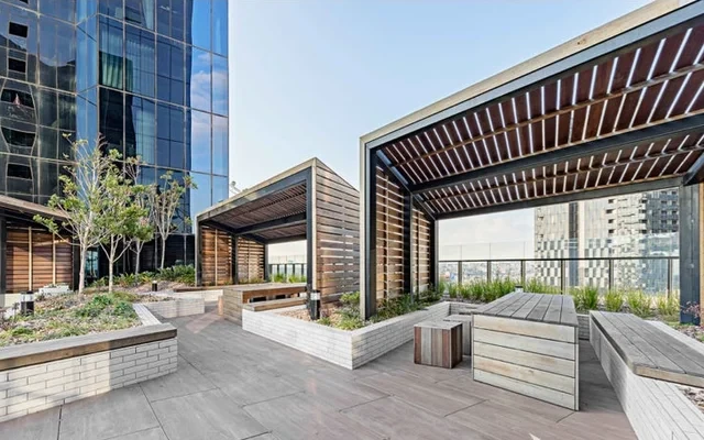 8 Pearl River Road, Docklands 3